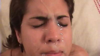 Pragtige Latynse donkerkop het rowwe seks